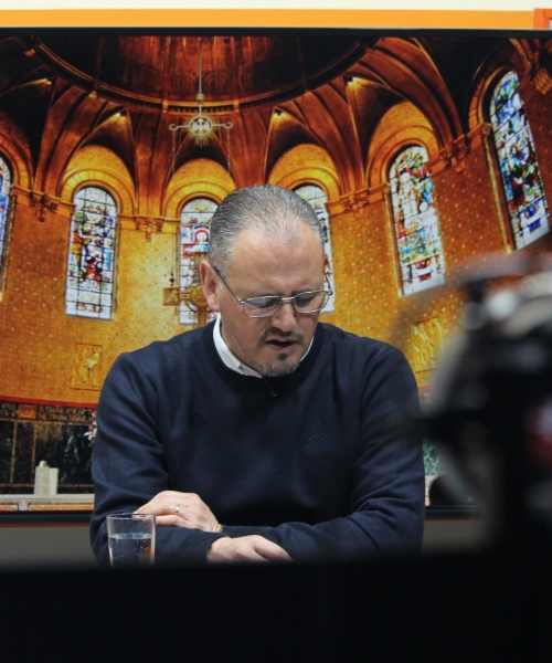 Padre Elizandro Scarsi compartilha bênçãos e uma palavra de esperança nesta segunda-feira,17 de agosto