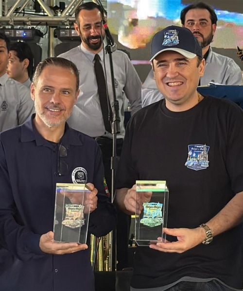 Antigos & Amigos recebe homenagem pela valorização do antigomobilismo na região 