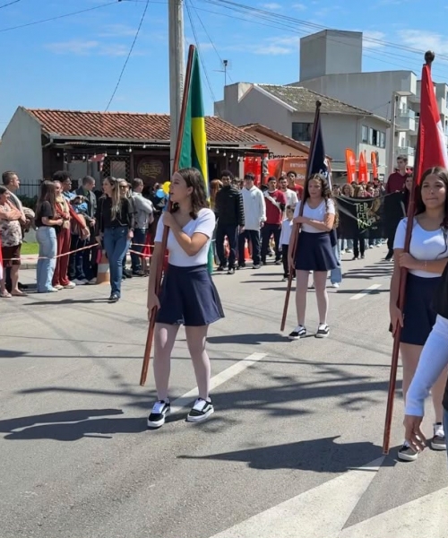 RETOMADA DA TRADIÇÃO | Tijucas volta a celebrar o 7 de setembro com desfile