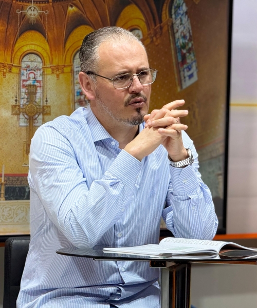 Padre Elizandro Scarsi conduz inspirador momento de fé e bênção nesta quarta-feira, 09 de setembro