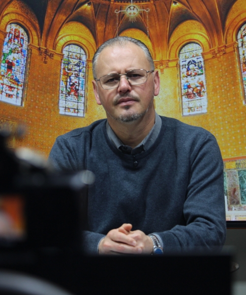 Padre Elizandro Scarsi conduz inspirador momento de fé e bênção nesta quinta-feira, 17 de setembro
