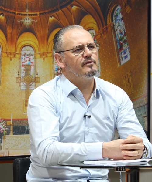 Mensagens de fé e oração com Padre Elizandro para sua terça-feira, 06 de outubro