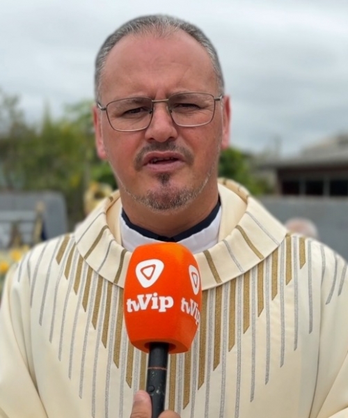 PADROEIRA | Dia de Nossa Senhora Aparecida é marcado por procissão  