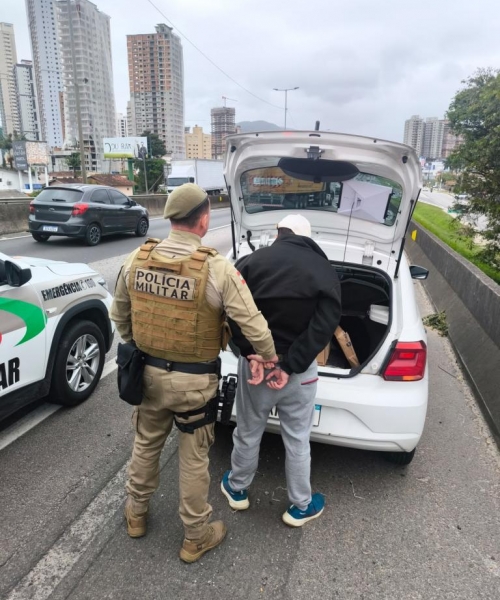 Carga de quase 30 kg de drogas é interceptada na BR-101